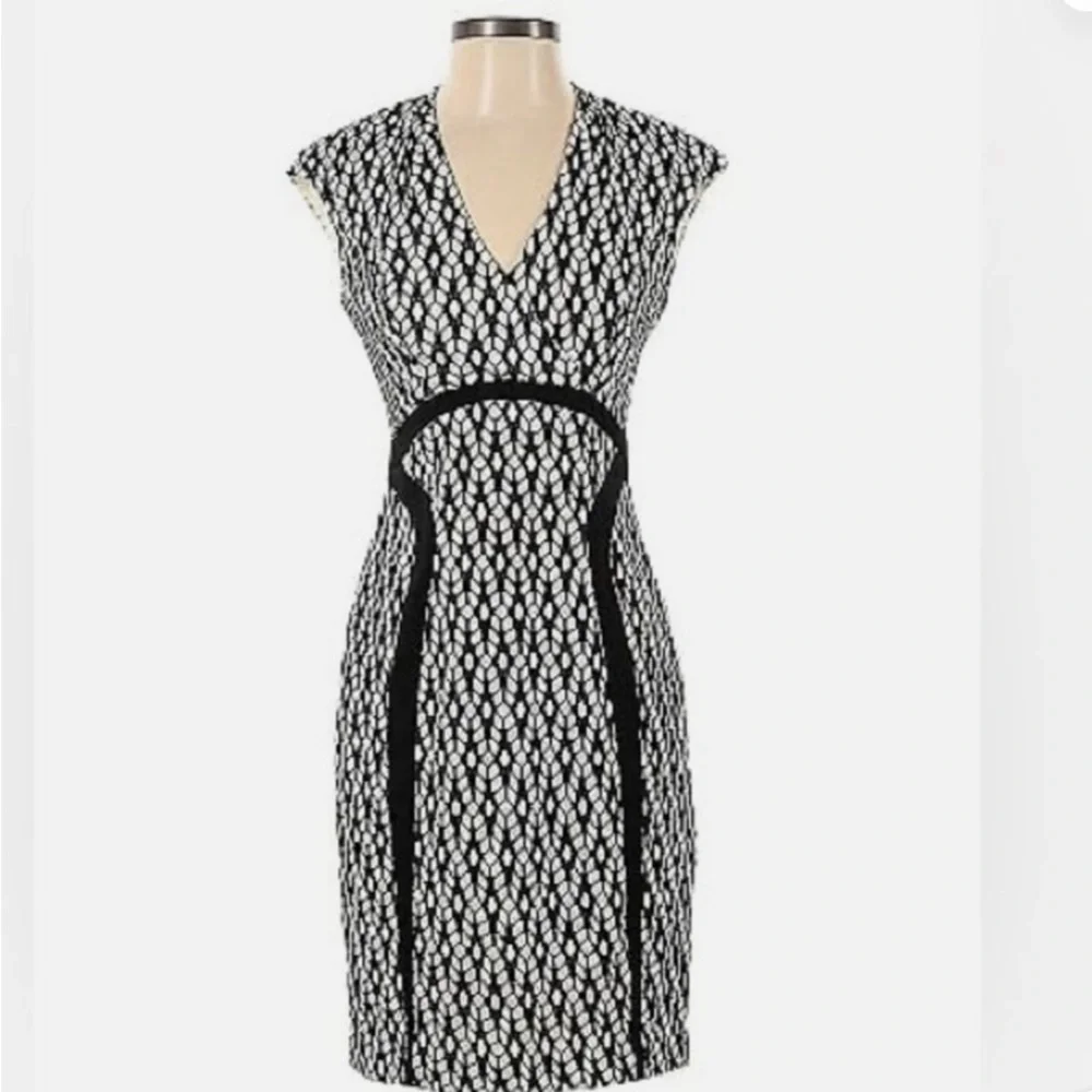 Kay Unger Elegant Black‎ and White Patterned Dress Sz 10 like new